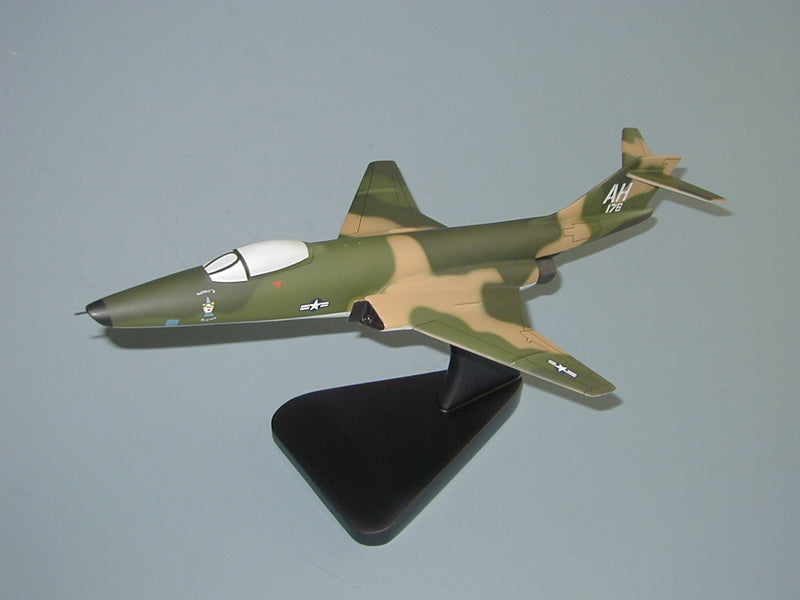 RF-101 Voodoo Airplane Model