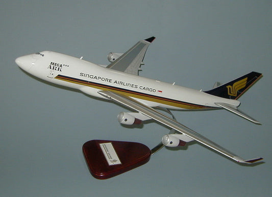 747-400 / Singapore Cargo Airplane Model