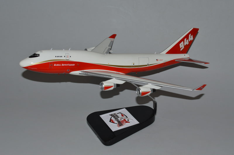 Boeing 747-400 Global Super Tanker fore fighting airplane model