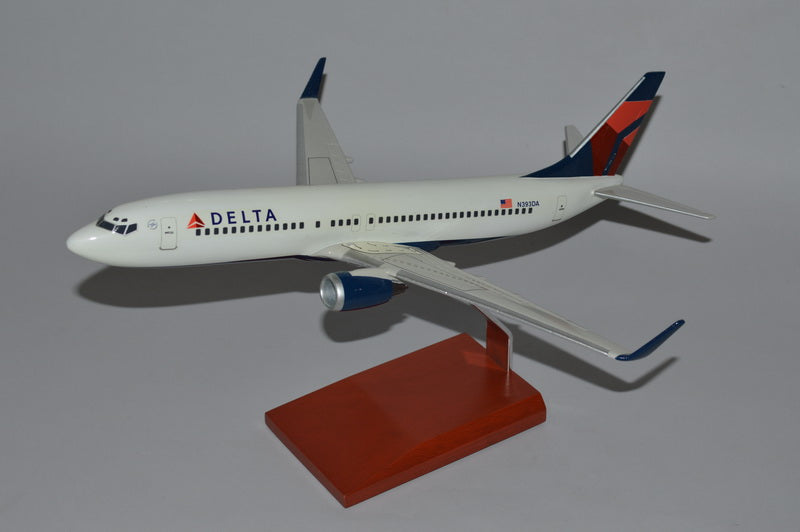Delta Airlines 737 airplane model