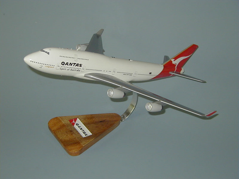 Boeing 747/ Qantas Airplane Model