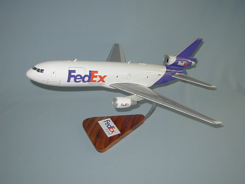 DC-10 / FedEx Airplane Model