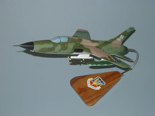 F-105 Thunderchief / USAF Airplane Model