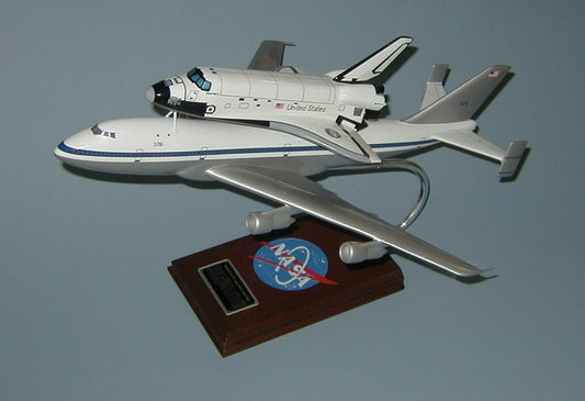 747 with Space Shuttle NASA airplane model