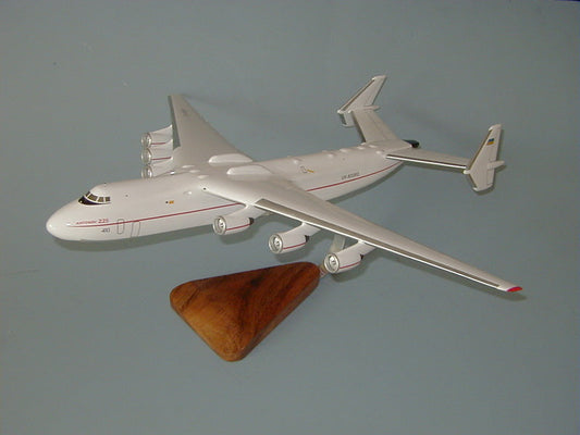 Anotnov AN-225 Airplane Model