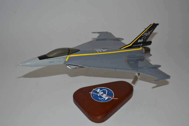 General Dynamics F-16XL NASA Airplane Model