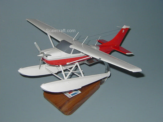 Cessna 182 / Floatplane Airplane Model