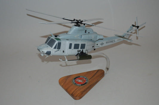 UH-1Y / USMC Airplane Model
