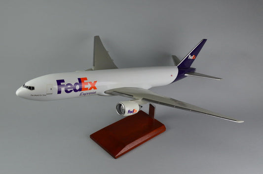 Boeing 777 / FedEx Airplane Model