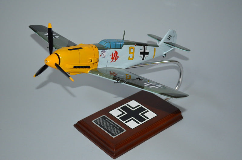 Luftwaffe Me-109 Bf-109 mahogany wood airplane model