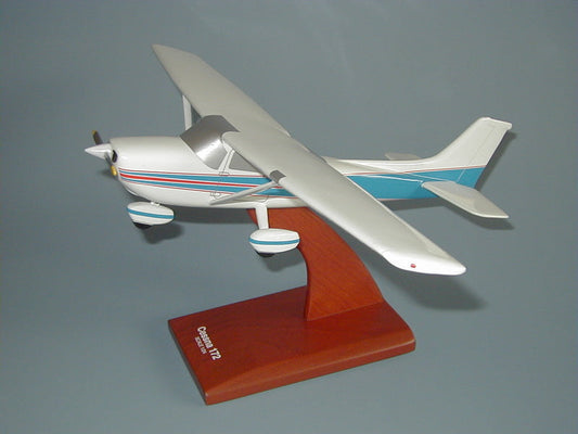 Cessna 172 Skyhawk Airplane Model