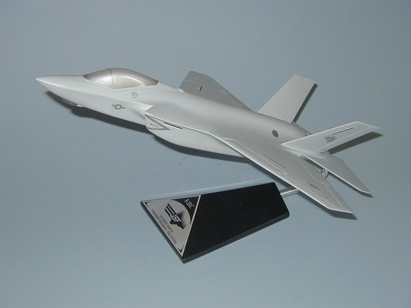 Lockheed-Martin F-35C Joint Strike Fighter // USN Airplane Model