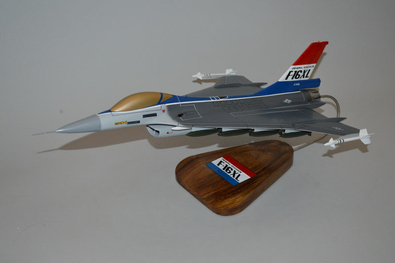 F-16XL Falcon model airplane
