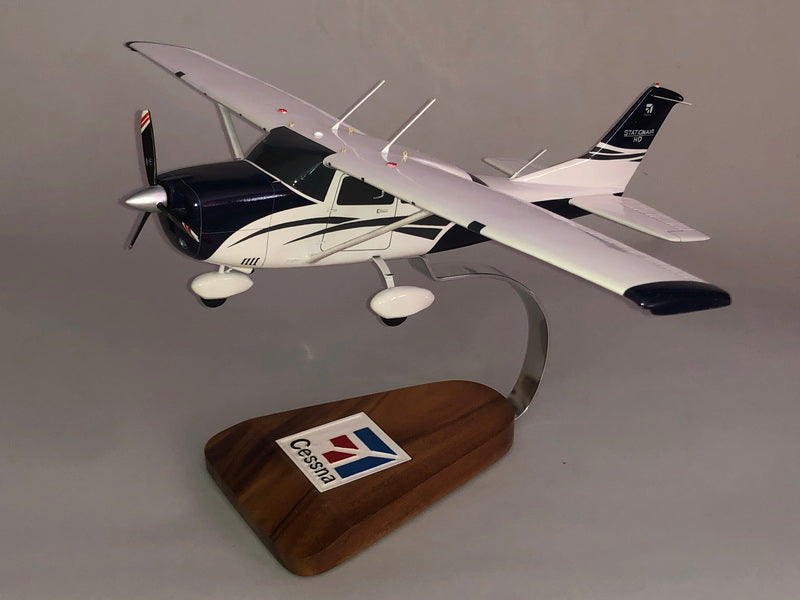 Cessna 206 Stationair model made from mahognay wood