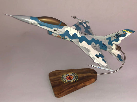 F-16 Falcon / USAF Aggressor "Blizzard Scheme" Airplane Model