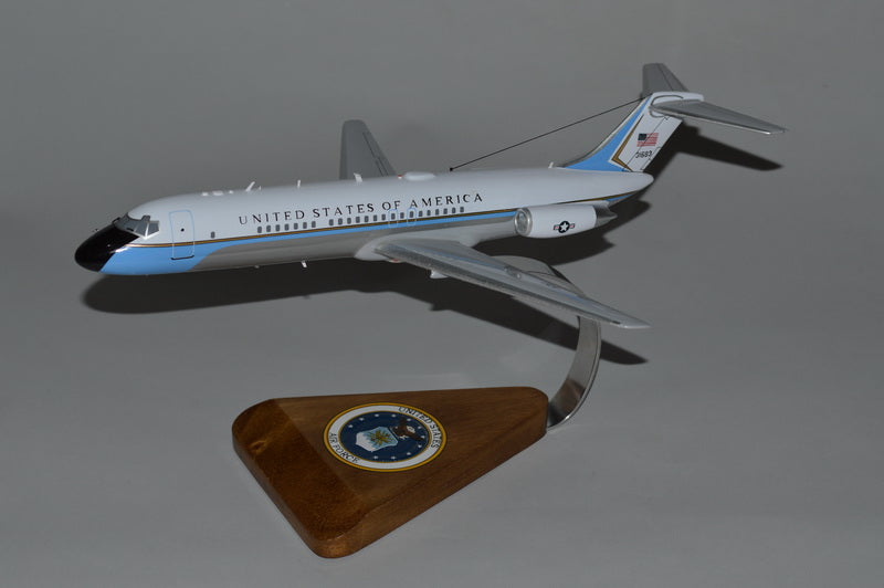 VC-9 Skytrain / USAF Airplane Model