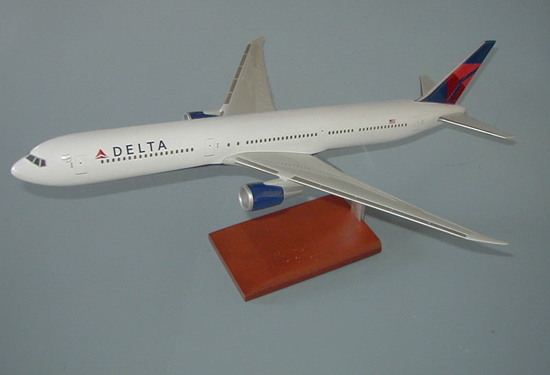 Boeing 767-400 / Delta Airplane Model