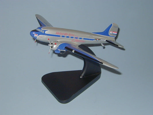 Douglas DC-3 / United Airplane Model
