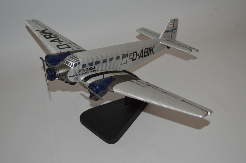 Junkers JU-52 / Lufthansa Airplane Model