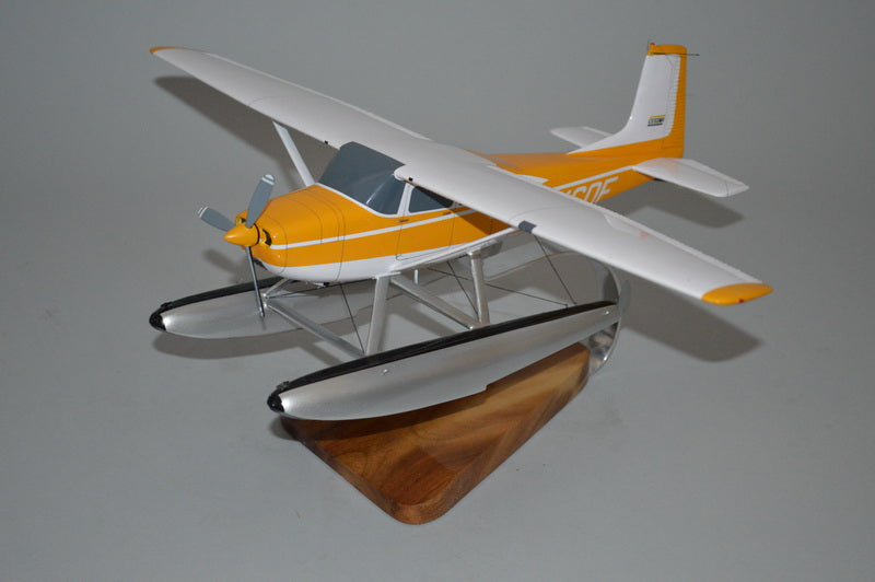 Cessna Skywagon Floatplane Airplane Model