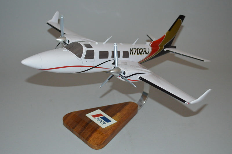 Piper PA-60 Aerostar Airplane Model