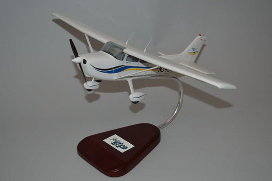 Cessna 182 Skylane Clear Canopy Airplane Model