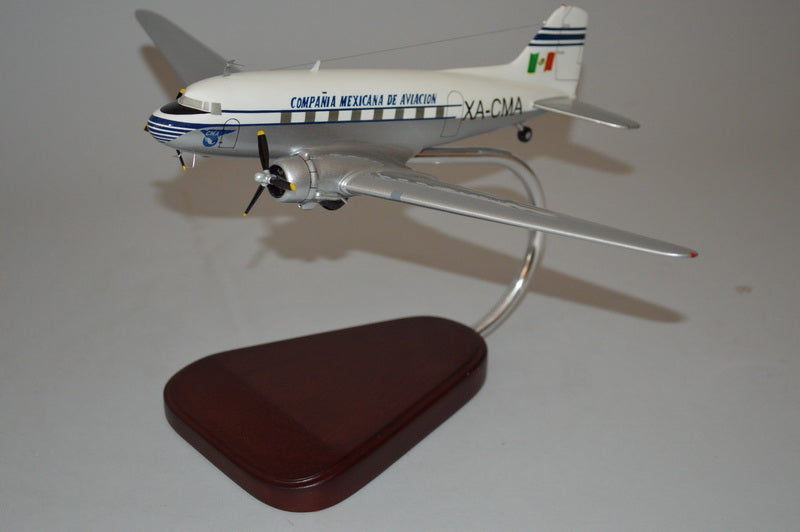 DC-3 / Compania Mexico Airplane Model