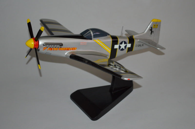 P-51 Mustang / Flying Undertaker Airplane Model