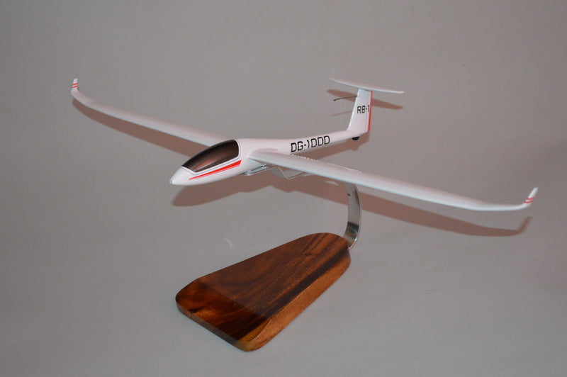 DG-1000 Glider Airplane Model
